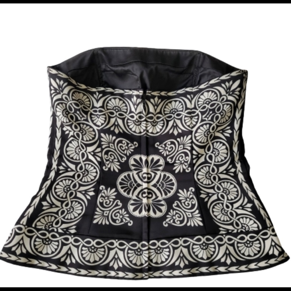Corset top with gorgeous design!